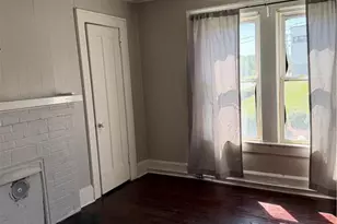202 W Holt St, Burlington, NC 27217 - Photo 11