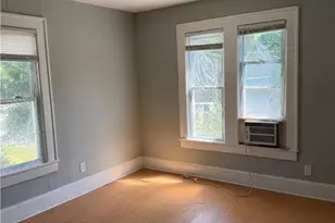 202 W Holt St, Burlington, NC 27217 - Photo 7