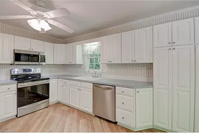 4005 Glenn Landing Drive, Winston-Salem, NC 27107 - Photo 13