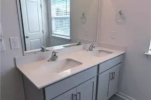 1662 Hallview Ct, Kernersville, NC 27284 - Photo 9