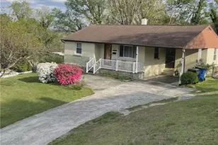 226 E Elm St, Mount Airy, NC 27030 - Photo 3