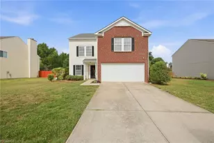 410 Walnut Crossing Dr, Whitsett, NC 27377 - Photo 5