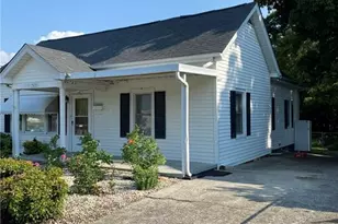 436 Granite St, Mount Airy, NC 27030 - Photo 3