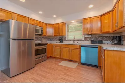 3035 Plantation Road, Winston-Salem, NC 27105 - Photo 5