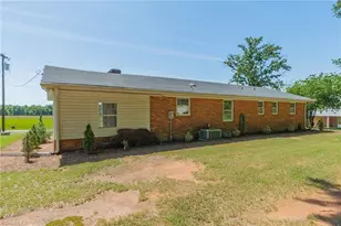 3035 Plantation Rd, Winston-Salem, NC 27105 - Photo 29