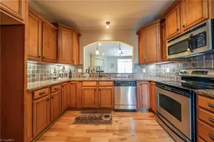 5209 Sunny Brook Ct, Clemmons, NC 27012 - Photo 9