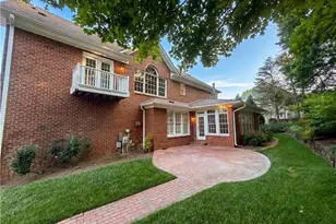 3800 Crosstimbers Dr, Greensboro, NC 27410 - Photo 5