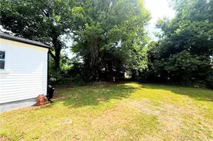 417 North St, Graham, NC 27253 - Photo 17