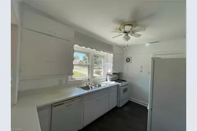 305 Laurel Hill Drive, Burlington, NC 27215 - Photo 9