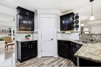 8009 Hill N Dale Drive, Kernersville, NC 27284 - Photo 9