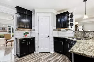 8009 Hill-N-Dale Dr, Kernersville, NC 27284 - Photo 9