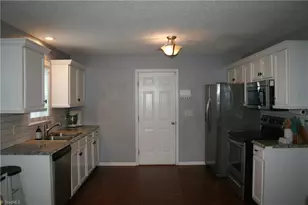 3700 Heather View Ln, Winston-Salem, NC 27127 - Photo 9