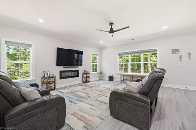 413 Lakewood Drive, Lexington, NC 27292 - Photo 11