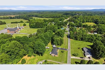 2303 Old Highway 21, State Road, NC 28676 - Photo 9