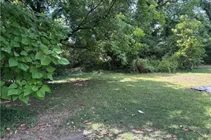 912 S English St, Greensboro, NC 27401 - Photo 9