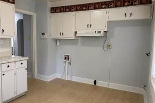 912 S English St, Greensboro, NC 27401 - Photo 7