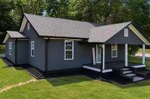 622 South Franklin Road, Mount Airy, NC 27030 - Photo 1