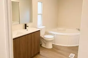 1001 Arvin Hill Ln, Lexington, NC 27295 - Photo 9