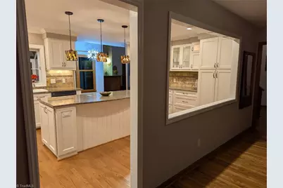 4220 Hollowoak Court, Winston-Salem, NC 27104 - Photo 11