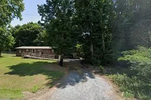 3722 SE Calhoun Dr, Liberty, NC 27298 - Photo 1