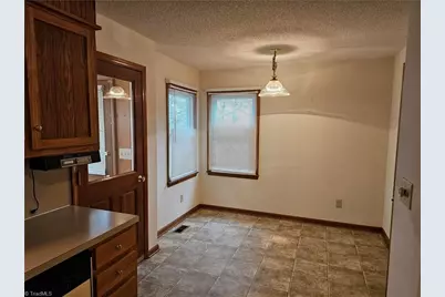 5712 Holly Grove Road, Thomasville, NC 27360 - Photo 9