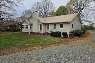 5712 Holly Grove Rd, Thomasville, NC 27360 - Photo 3