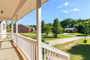 1528 Ambridge Ct, High Point, NC 27235 - Photo 5