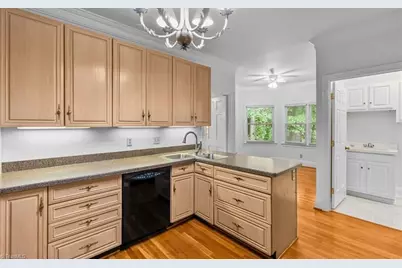 709 Bruton Place N, Greensboro, NC 27410 - Photo 9