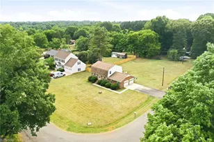 1003 Camelot Ln, Graham, NC 27253 - Photo 3