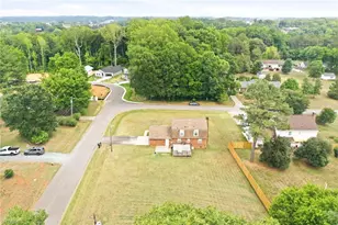 1003 Camelot Ln, Graham, NC 27253 - Photo 5