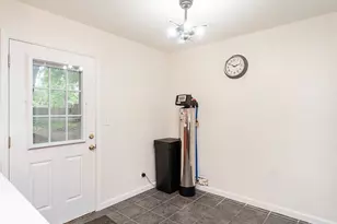 1311 Fleming Rd, Greensboro, NC 27410 - Photo 11