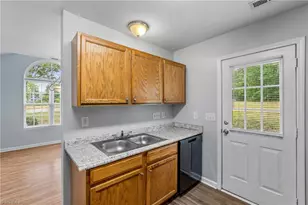 405 N Dudley St, Greensboro, NC 27401 - Photo 13