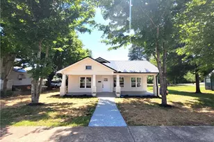 121 W Elm St, Yadkinville, NC 27055 - Photo 11