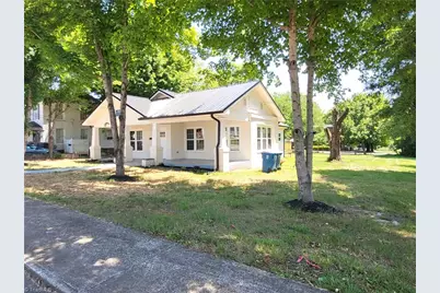 121 W Elm Street, Yadkinville, NC 27055 - Photo 5