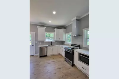 121 W Elm Street, Yadkinville, NC 27055 - Photo 29