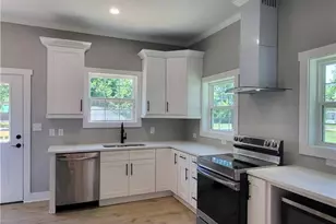 121 W Elm St, Yadkinville, NC 27055 - Photo 29