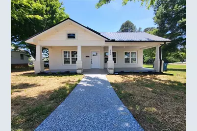 121 W Elm Street, Yadkinville, NC 27055 - Photo 3