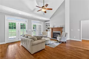 5414 Rambling Rd, Greensboro, NC 27409 - Photo 9
