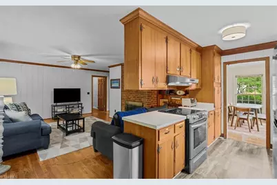 1210 Pembroke Road, Greensboro, NC 27408 - Photo 17