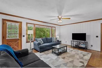 1210 Pembroke Road, Greensboro, NC 27408 - Photo 21