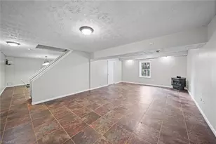 310 Yale St, North Wilkesboro, NC 28659 - Photo 35
