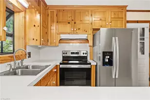 306 Spring St, King, NC 27021 - Photo 9