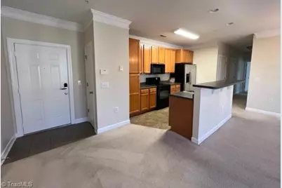 104 Sunset Circle #204, Greensboro, NC 27408 - Photo 3