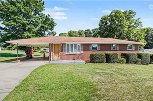 107 Hilltop Rd, Thomasville, NC 27360 - Photo 3