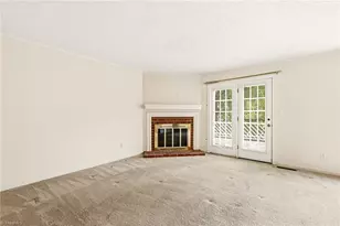 889 Brookleigh Ct, Winston-Salem, NC 27104 - Photo 3