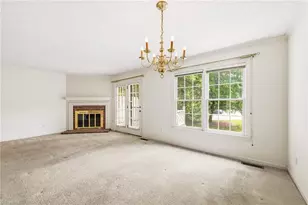 889 Brookleigh Ct, Winston-Salem, NC 27104 - Photo 5