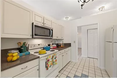 900 Heatherstone Drive, Winston-Salem, NC 27104 - Photo 11