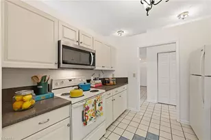 900 Heatherstone Dr, Winston-Salem, NC 27104 - Photo 11