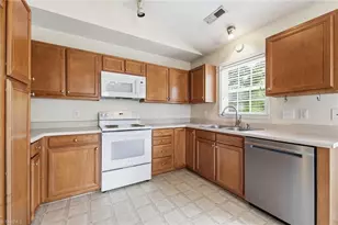 7 Bluestem Ct, Greensboro, NC 27405 - Photo 9