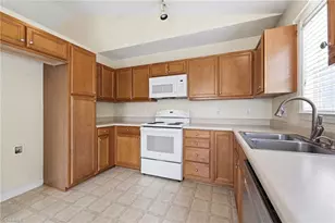 7 Bluestem Ct, Greensboro, NC 27405 - Photo 11